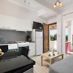 아파트 Niki Sunrise 가스투리온