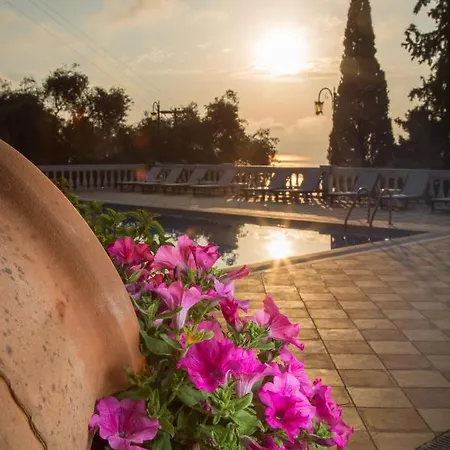 Niki Sunrise דירה