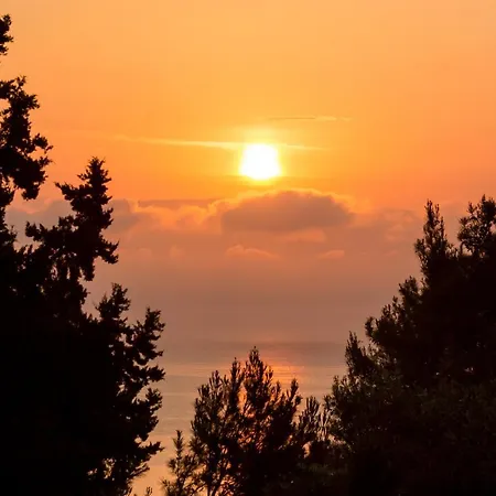 Apartament Niki Sunrise *