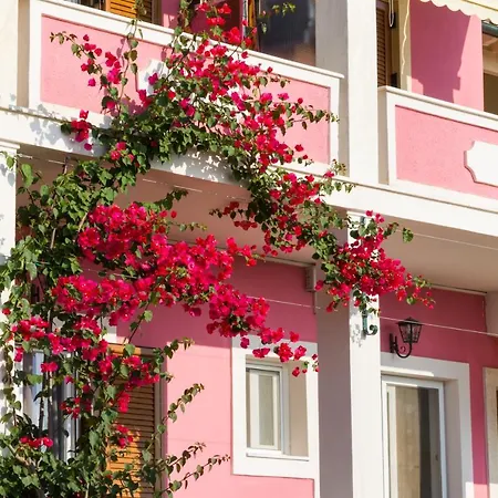Niki Sunrise Apartment