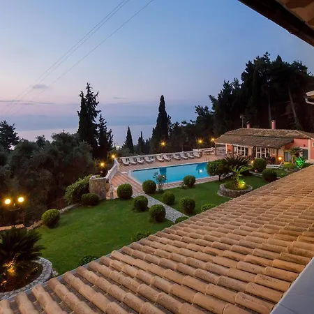 아파트 Niki Sunrise 가스투리온